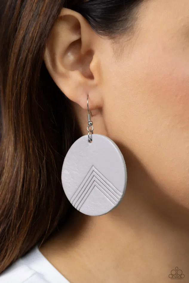 Necklaces Paparazzi Accessories On the Edge of Edgy Silver