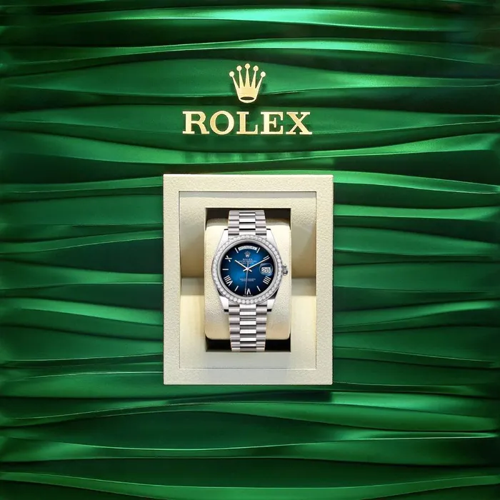 Rolex Bracelets 2024 Release Rolex DayDate 40 mm 18k white gold President bracelet Blue ombr dial Diamond bezel Mens Watch 228349RBR