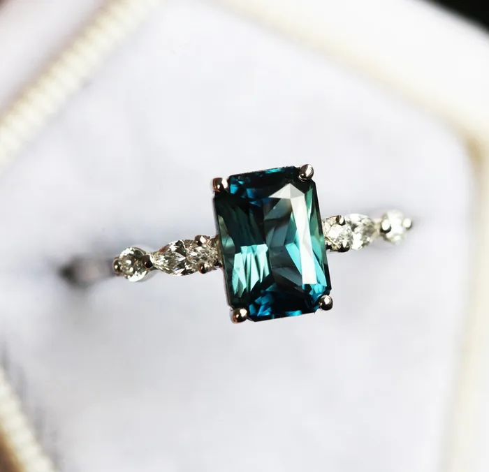 Capucinne Rings Kylie Blue Sapphire Diamond Ring